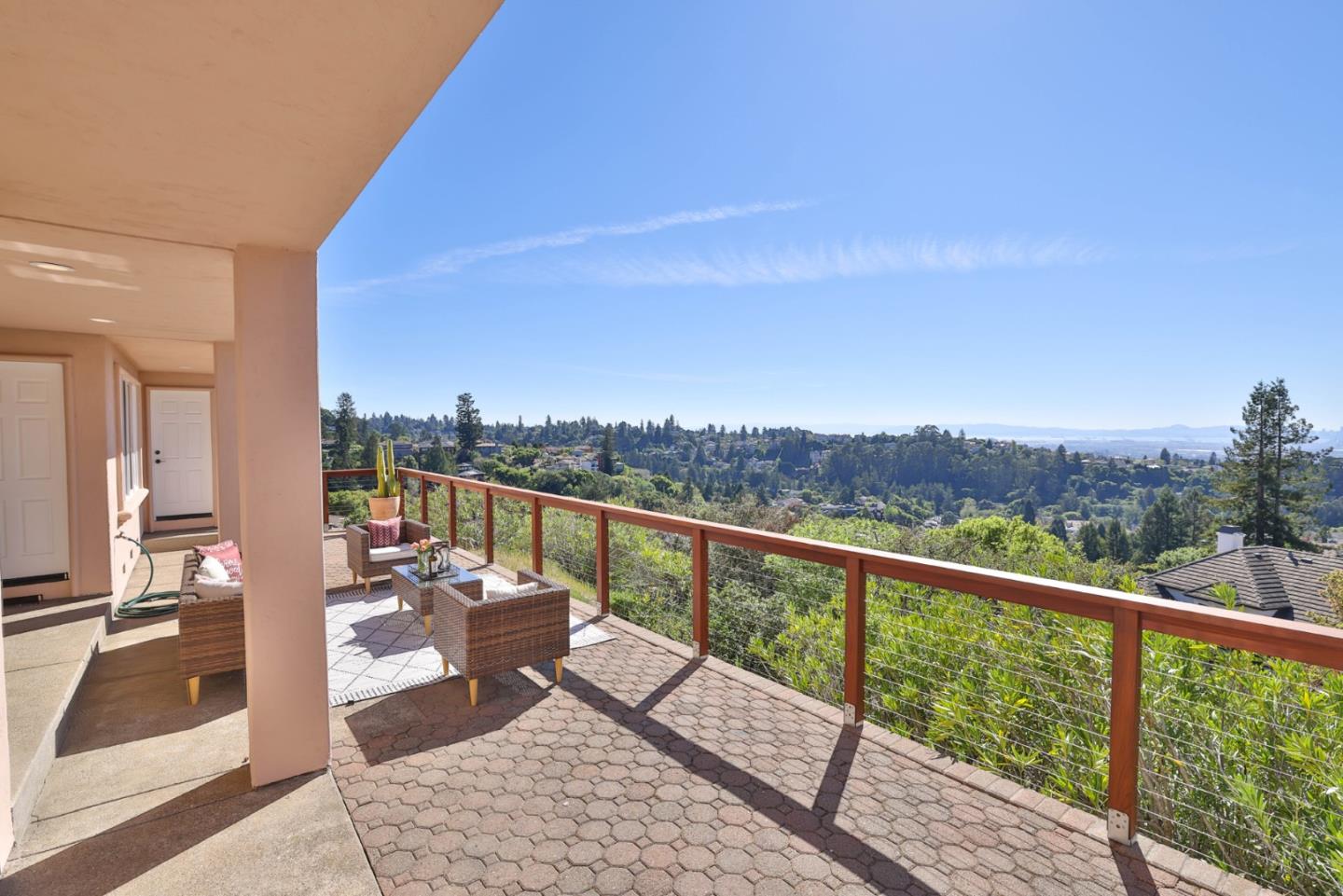 Detail Gallery Image 32 of 42 For 15 Serramar Drive, Oakland,  CA 94611 - 5 Beds | 3/1 Baths