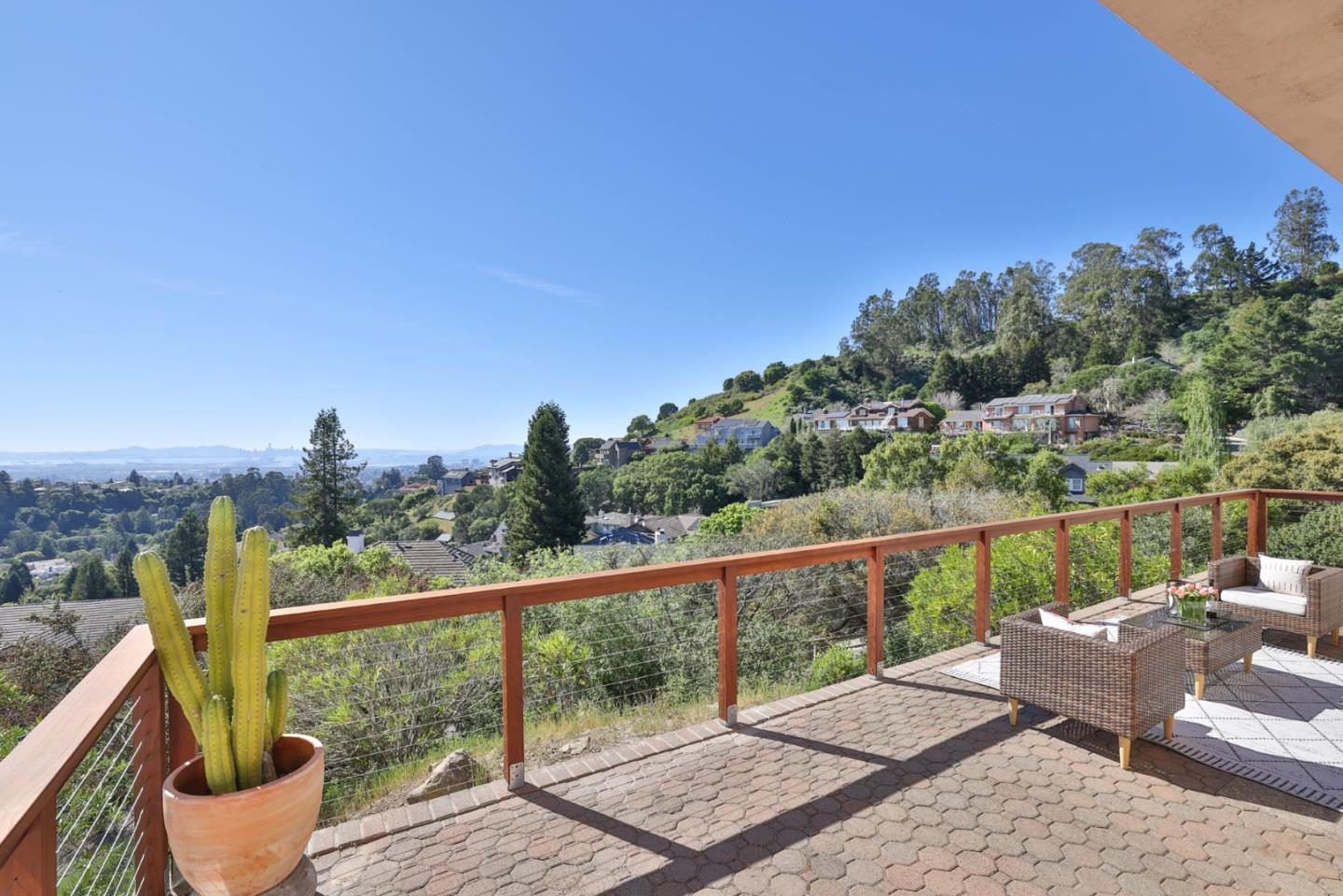 Detail Gallery Image 35 of 42 For 15 Serramar Drive, Oakland,  CA 94611 - 5 Beds | 3/1 Baths