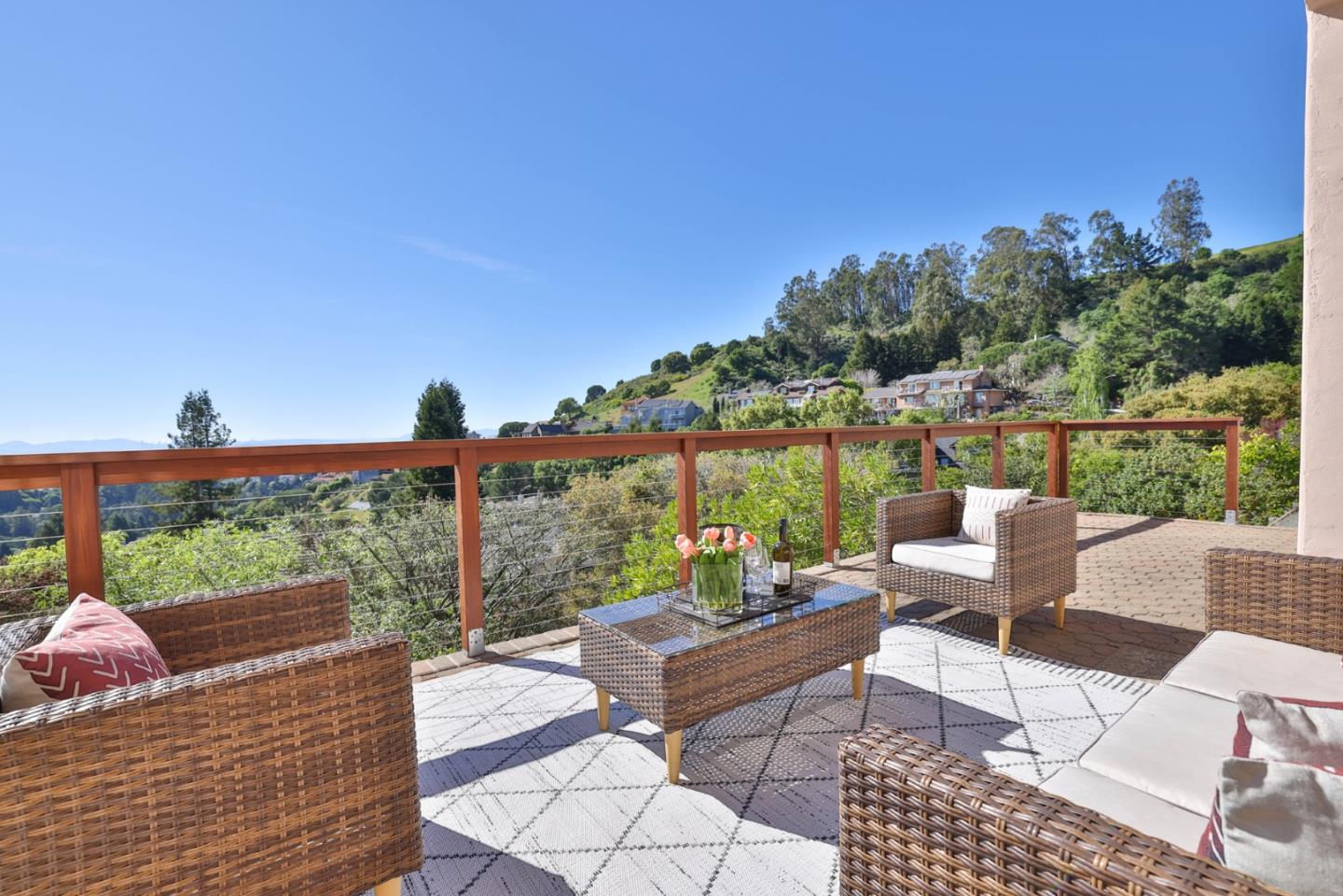 Detail Gallery Image 36 of 42 For 15 Serramar Drive, Oakland,  CA 94611 - 5 Beds | 3/1 Baths