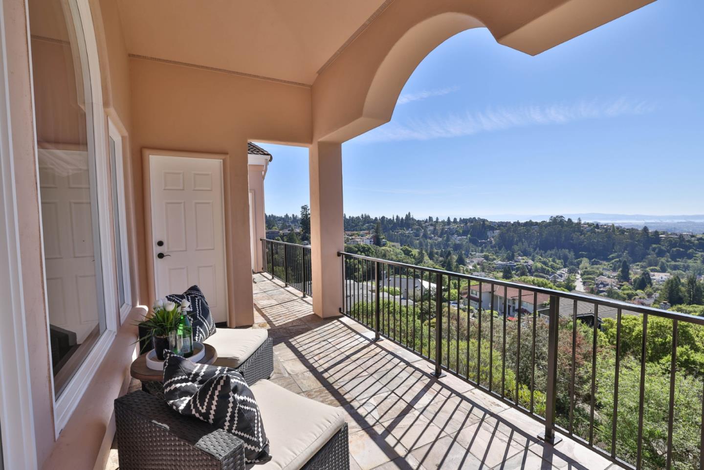 Detail Gallery Image 37 of 42 For 15 Serramar Drive, Oakland,  CA 94611 - 5 Beds | 3/1 Baths