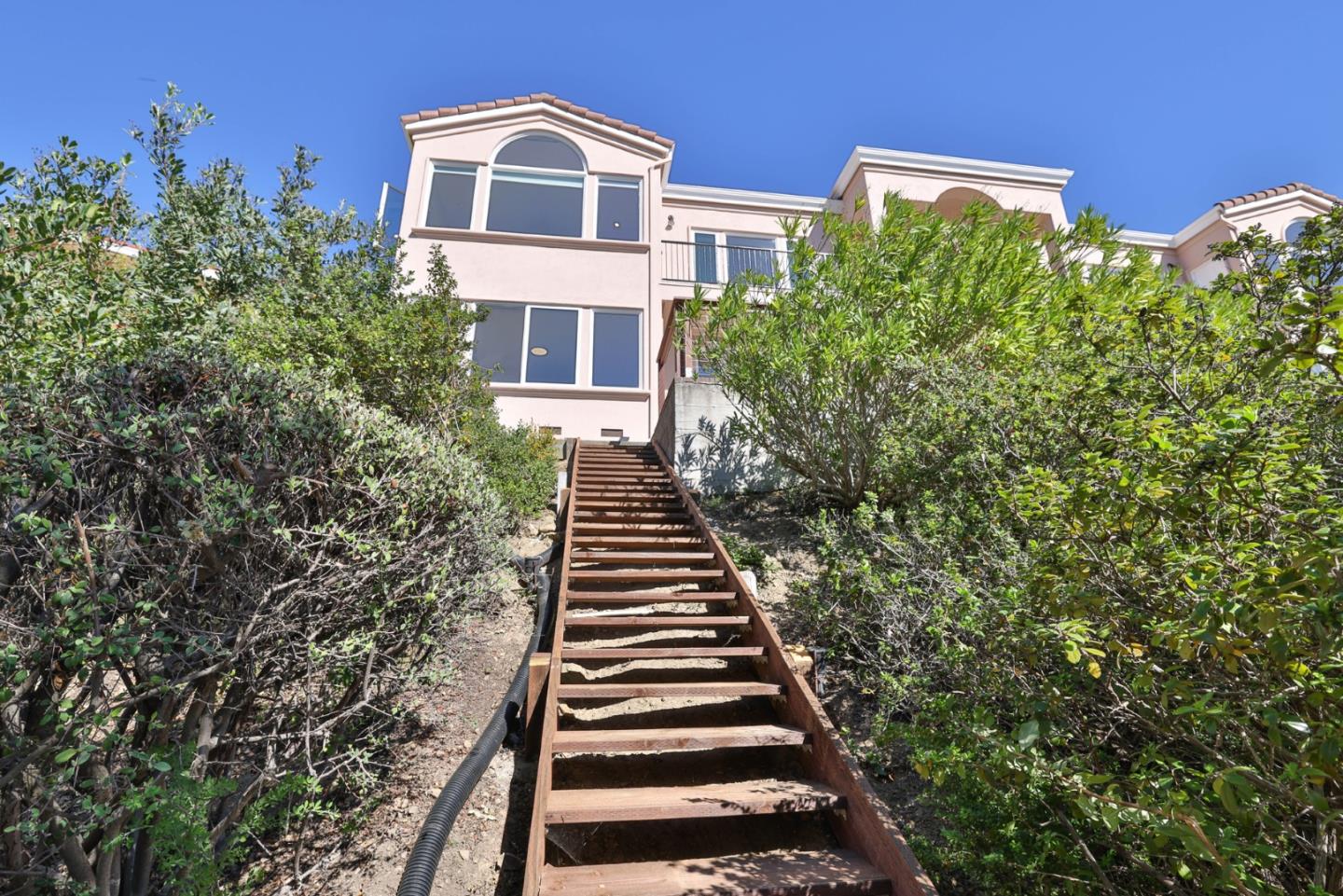 Detail Gallery Image 40 of 42 For 15 Serramar Drive, Oakland,  CA 94611 - 5 Beds | 3/1 Baths