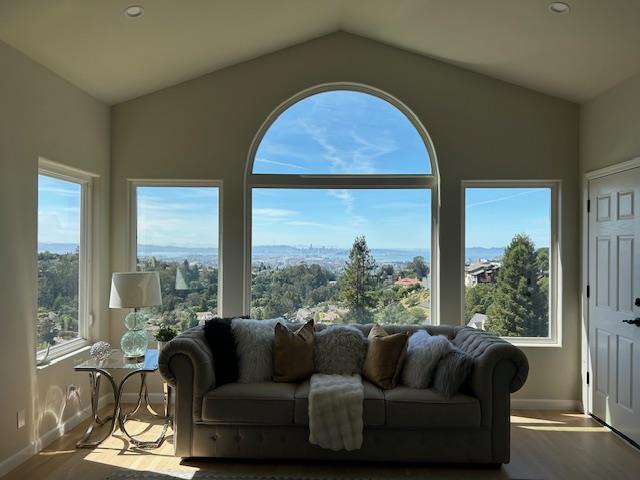 Detail Gallery Image 7 of 42 For 15 Serramar Drive, Oakland,  CA 94611 - 5 Beds | 3/1 Baths