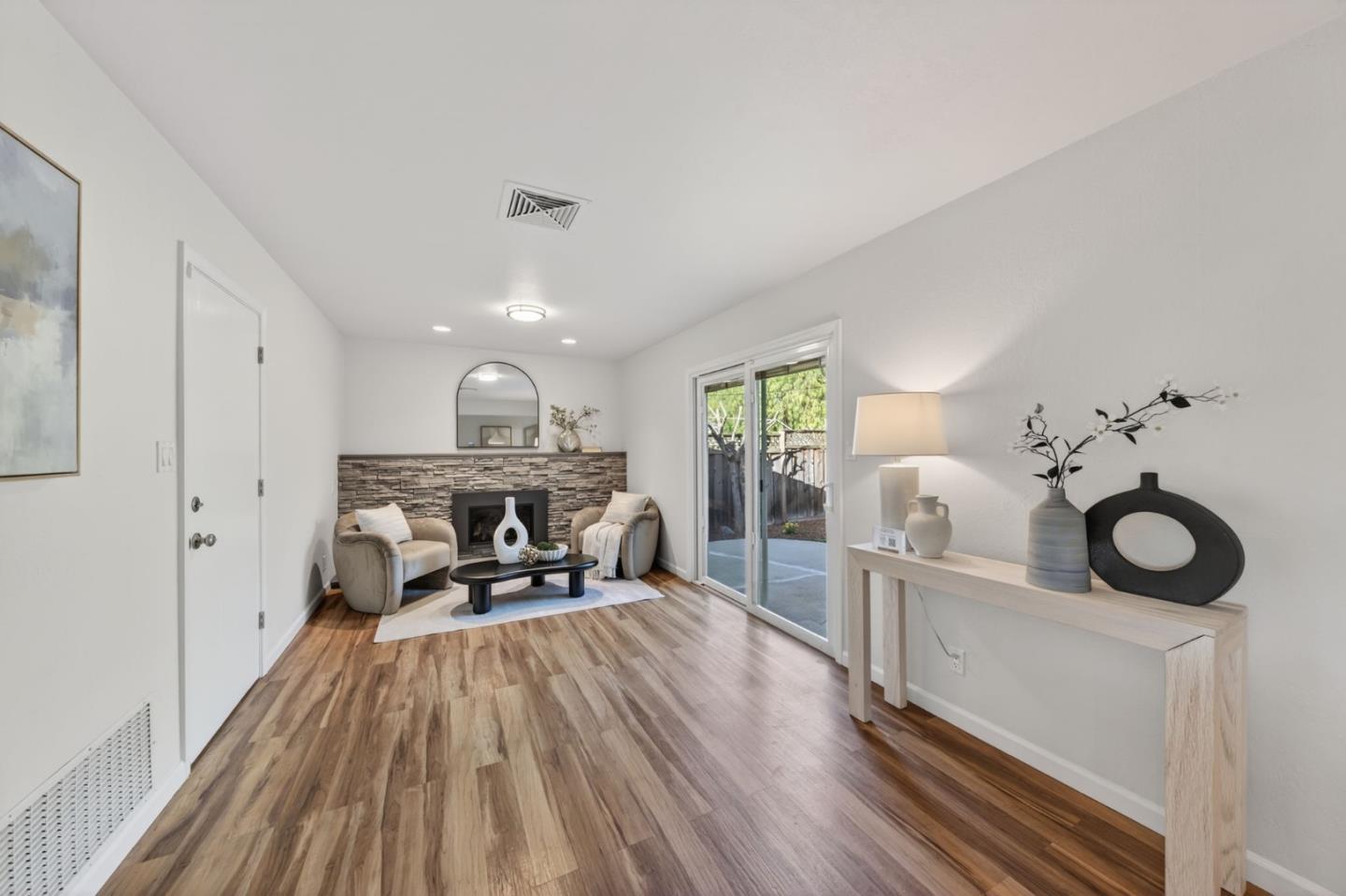 Detail Gallery Image 14 of 37 For 1040 Lancer Dr, San Jose,  CA 95129 - 4 Beds | 2 Baths