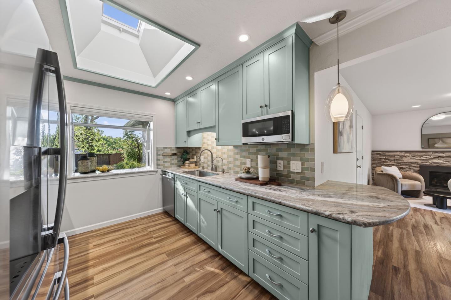 Detail Gallery Image 6 of 37 For 1040 Lancer Dr, San Jose,  CA 95129 - 4 Beds | 2 Baths