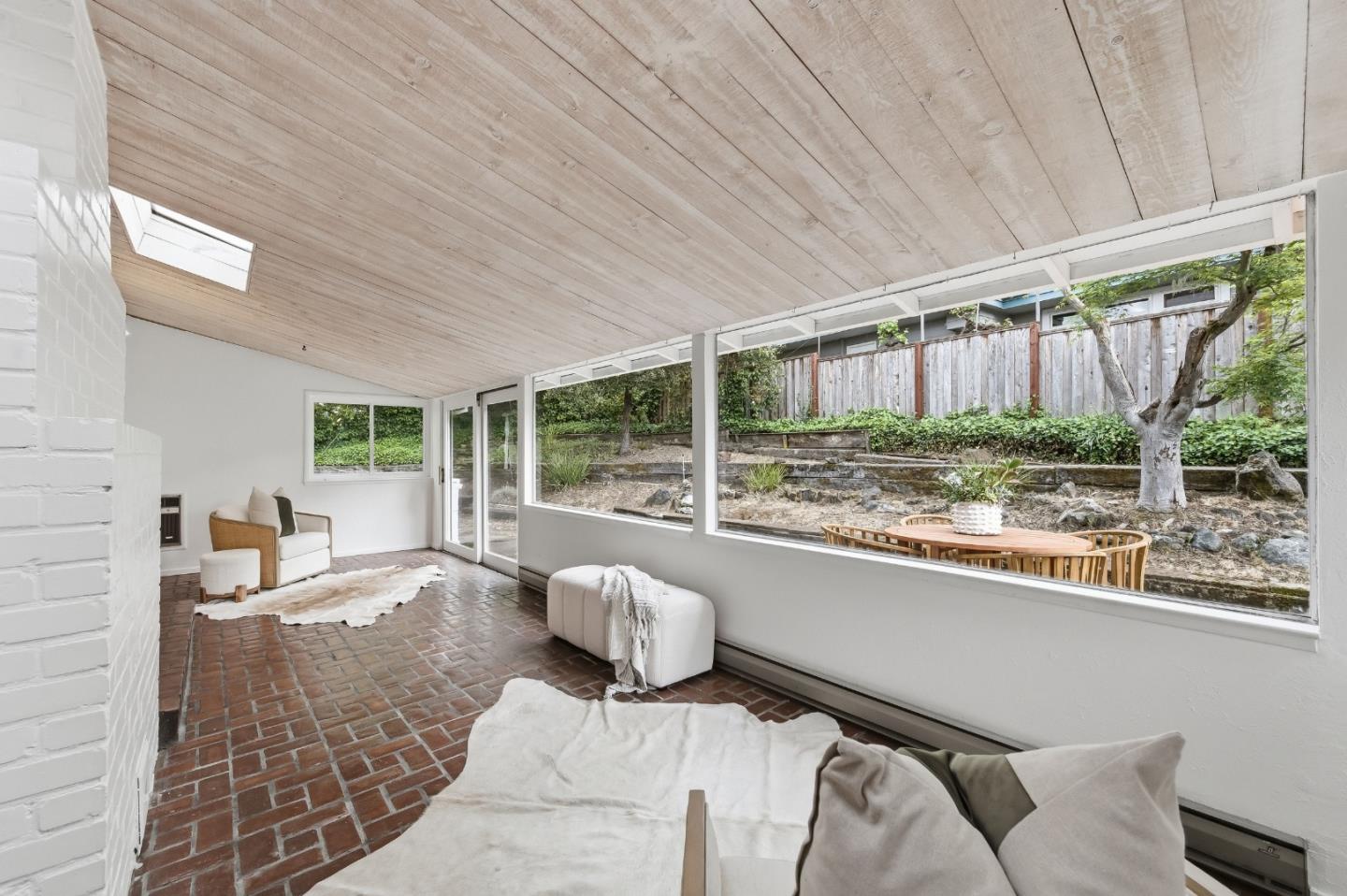 Detail Gallery Image 15 of 47 For 111 Lucero Way, Portola Valley,  CA 94028 - 4 Beds | 3 Baths