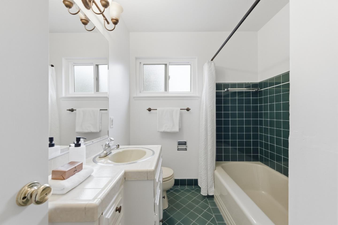 Detail Gallery Image 24 of 47 For 111 Lucero Way, Portola Valley,  CA 94028 - 4 Beds | 3 Baths