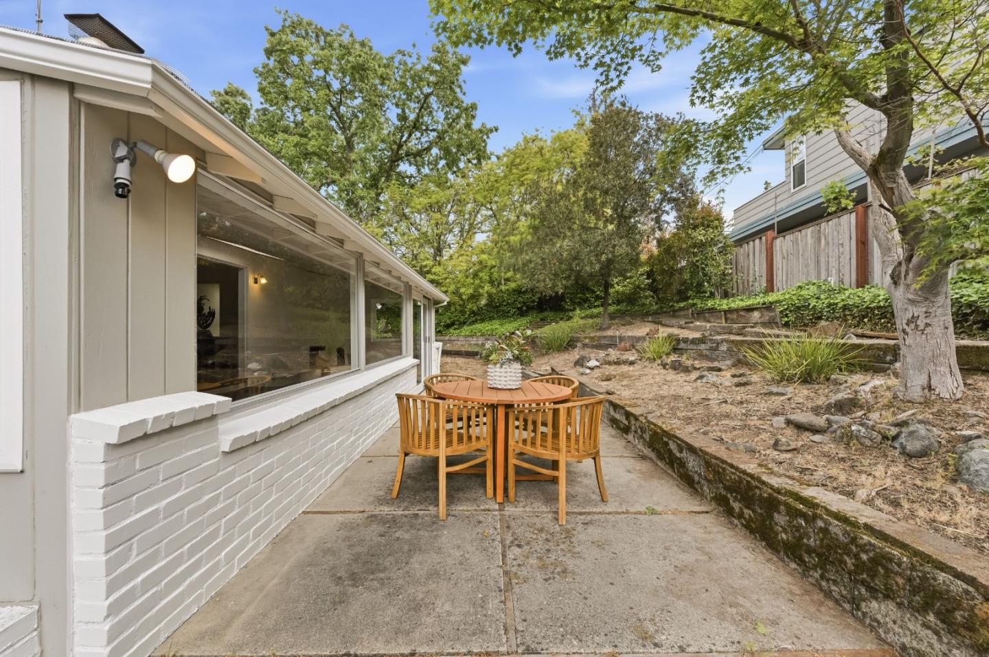 Detail Gallery Image 40 of 47 For 111 Lucero Way, Portola Valley,  CA 94028 - 4 Beds | 3 Baths