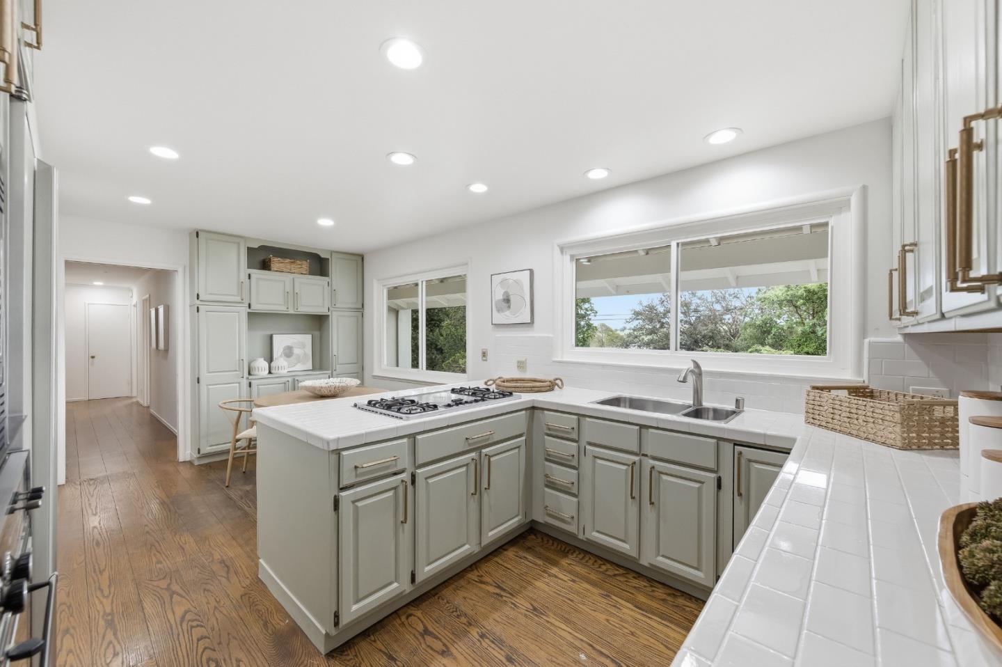 Detail Gallery Image 6 of 47 For 111 Lucero Way, Portola Valley,  CA 94028 - 4 Beds | 3 Baths