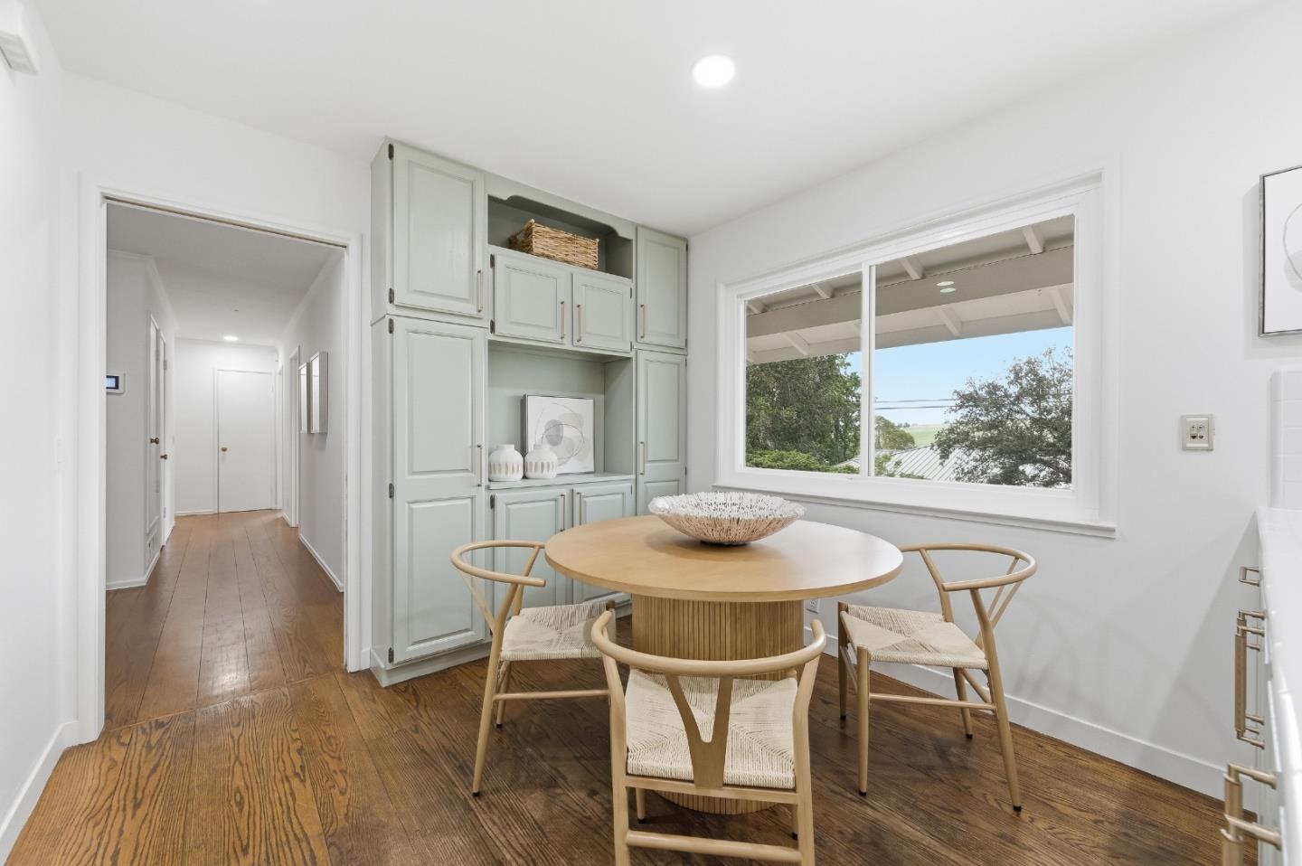 Detail Gallery Image 7 of 47 For 111 Lucero Way, Portola Valley,  CA 94028 - 4 Beds | 3 Baths