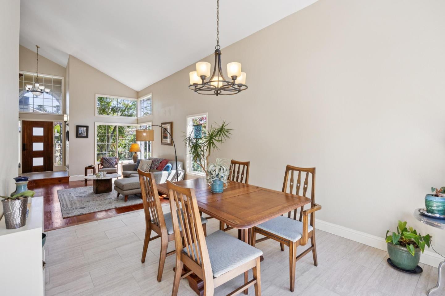 Detail Gallery Image 10 of 44 For 123 Presidio Ave, Half Moon Bay,  CA 94019 - 4 Beds | 3 Baths