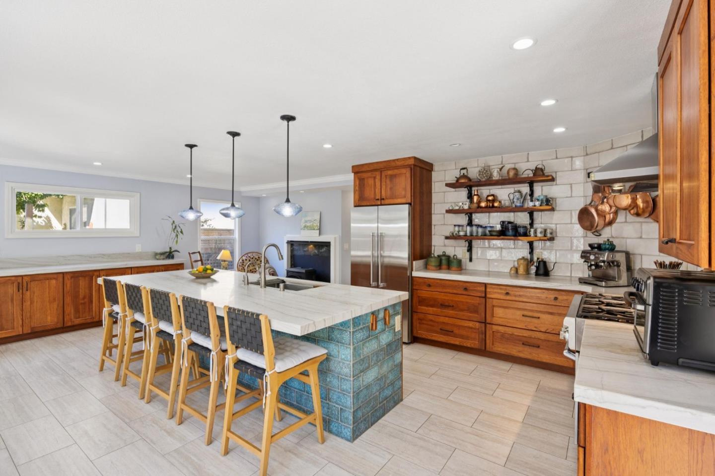 Detail Gallery Image 11 of 44 For 123 Presidio Ave, Half Moon Bay,  CA 94019 - 4 Beds | 3 Baths