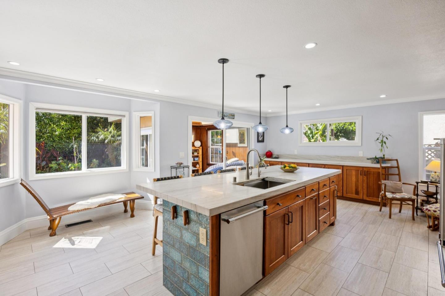 Detail Gallery Image 15 of 44 For 123 Presidio Ave, Half Moon Bay,  CA 94019 - 4 Beds | 3 Baths