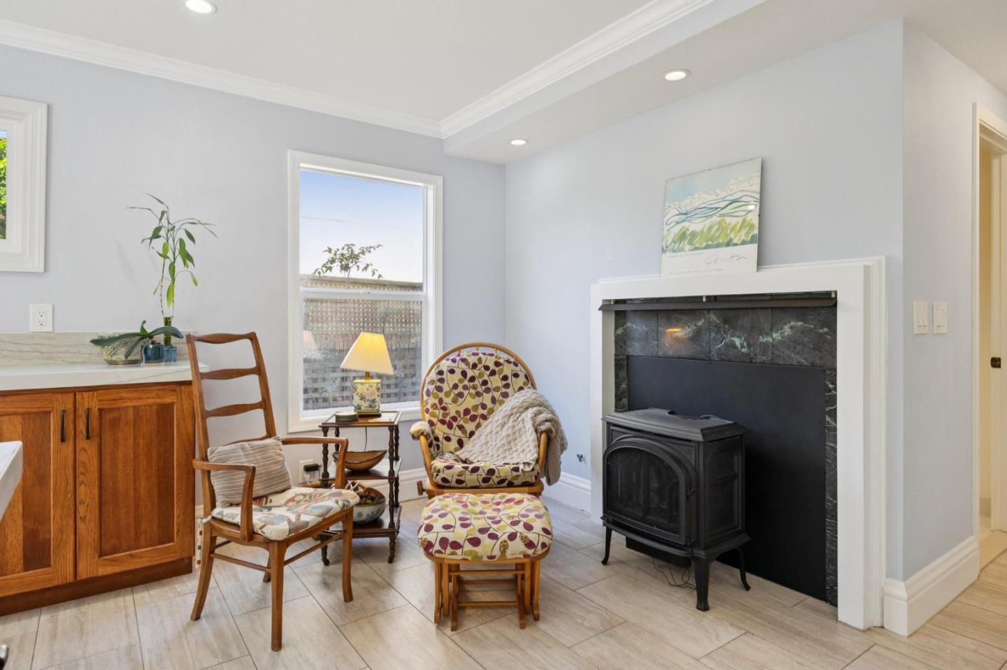 Detail Gallery Image 17 of 44 For 123 Presidio Ave, Half Moon Bay,  CA 94019 - 4 Beds | 3 Baths