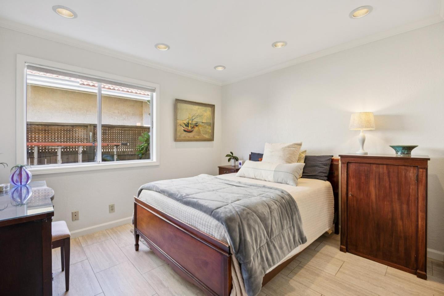 Detail Gallery Image 20 of 44 For 123 Presidio Ave, Half Moon Bay,  CA 94019 - 4 Beds | 3 Baths