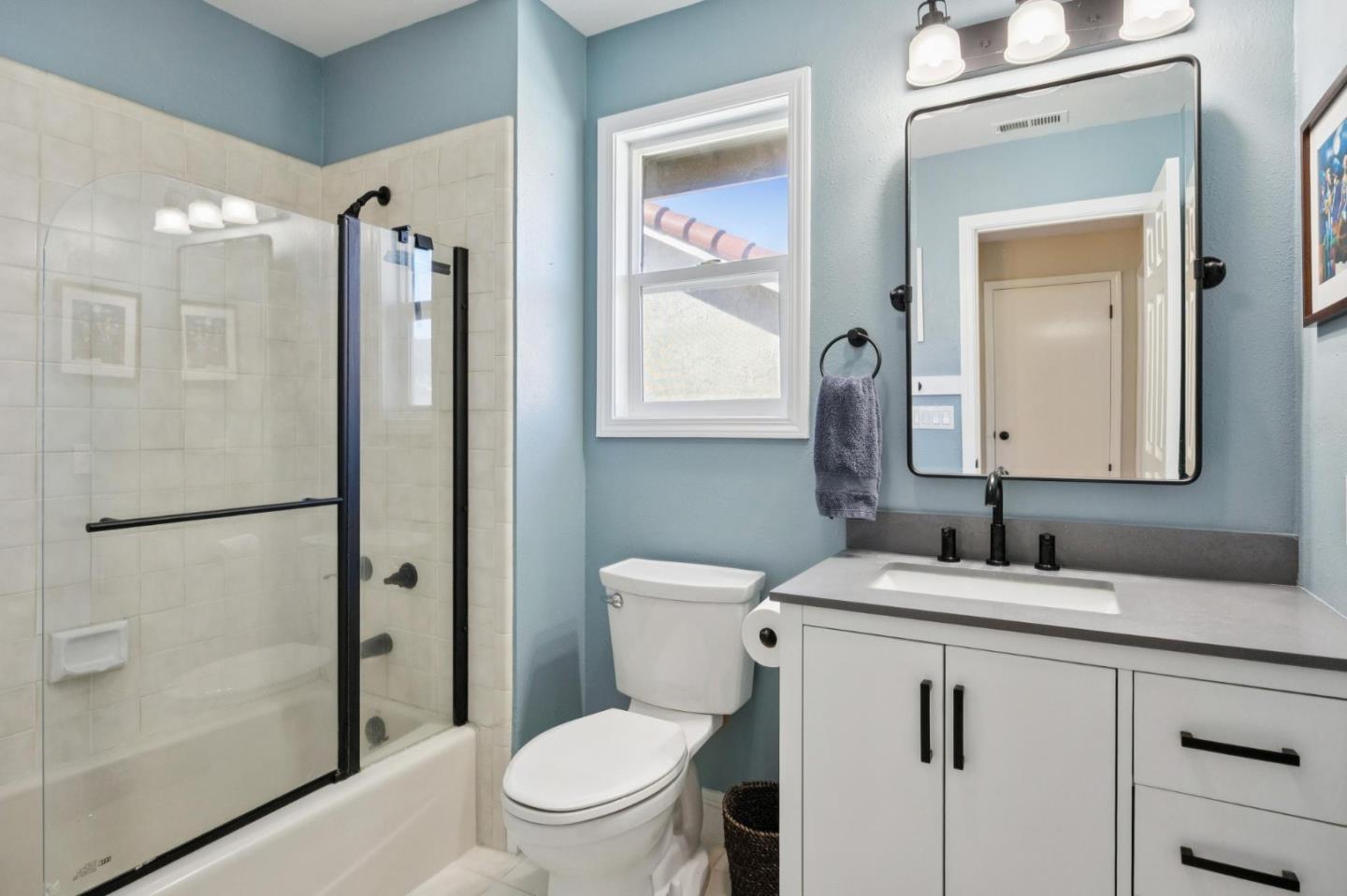 Detail Gallery Image 32 of 44 For 123 Presidio Ave, Half Moon Bay,  CA 94019 - 4 Beds | 3 Baths