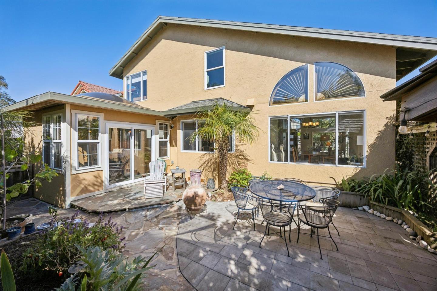 Detail Gallery Image 35 of 44 For 123 Presidio Ave, Half Moon Bay,  CA 94019 - 4 Beds | 3 Baths