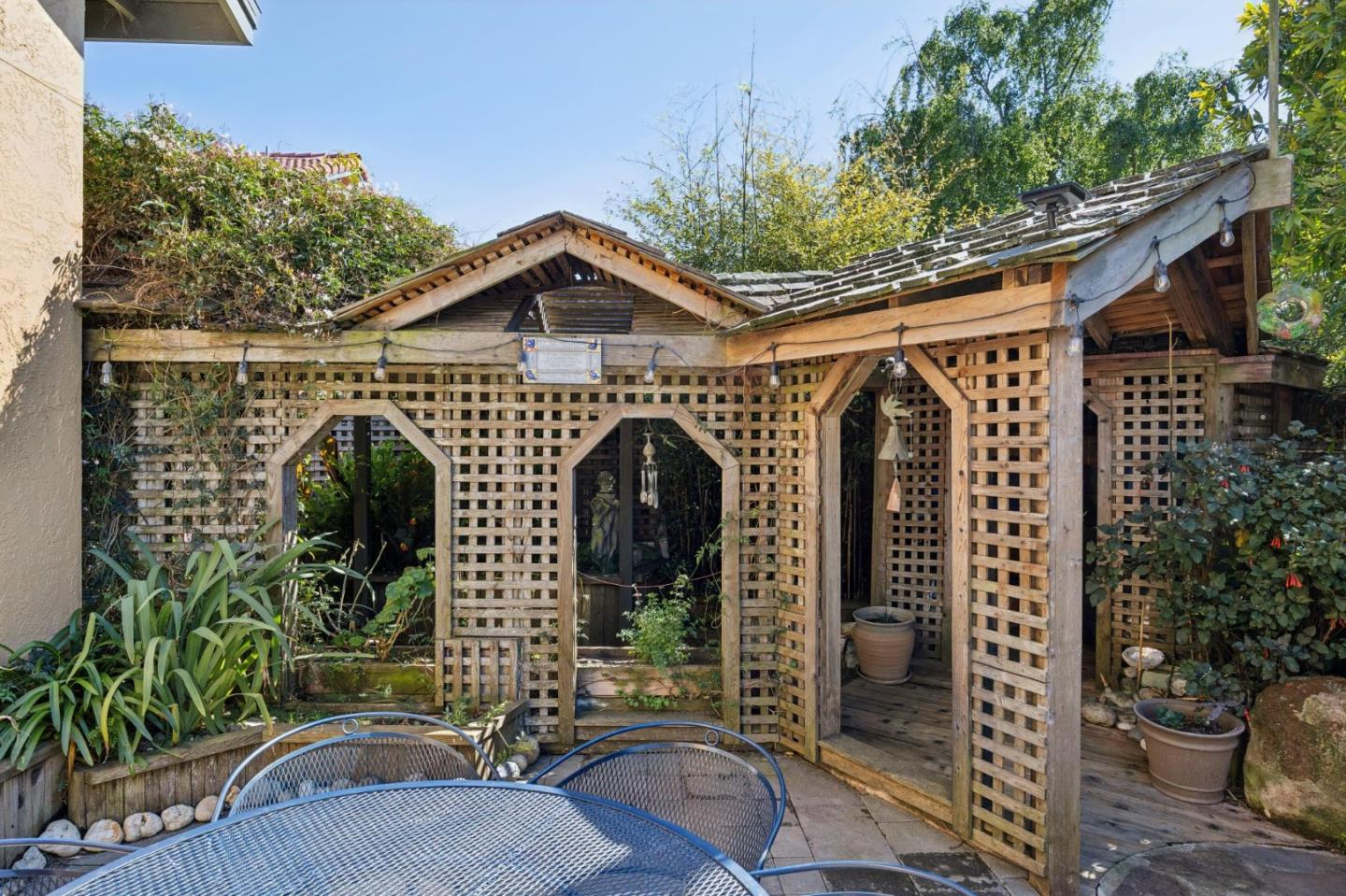 Detail Gallery Image 38 of 44 For 123 Presidio Ave, Half Moon Bay,  CA 94019 - 4 Beds | 3 Baths