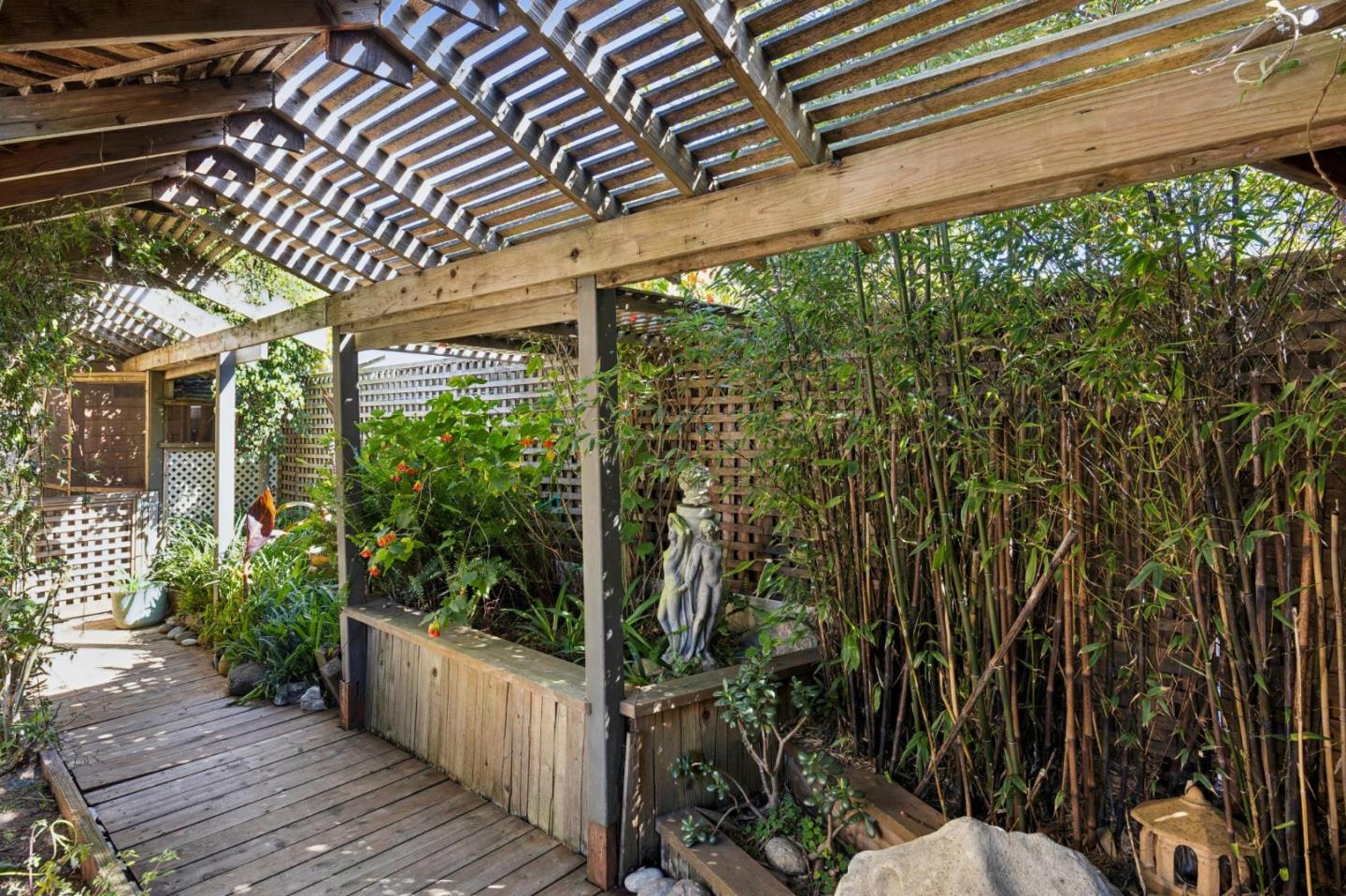 Detail Gallery Image 39 of 44 For 123 Presidio Ave, Half Moon Bay,  CA 94019 - 4 Beds | 3 Baths