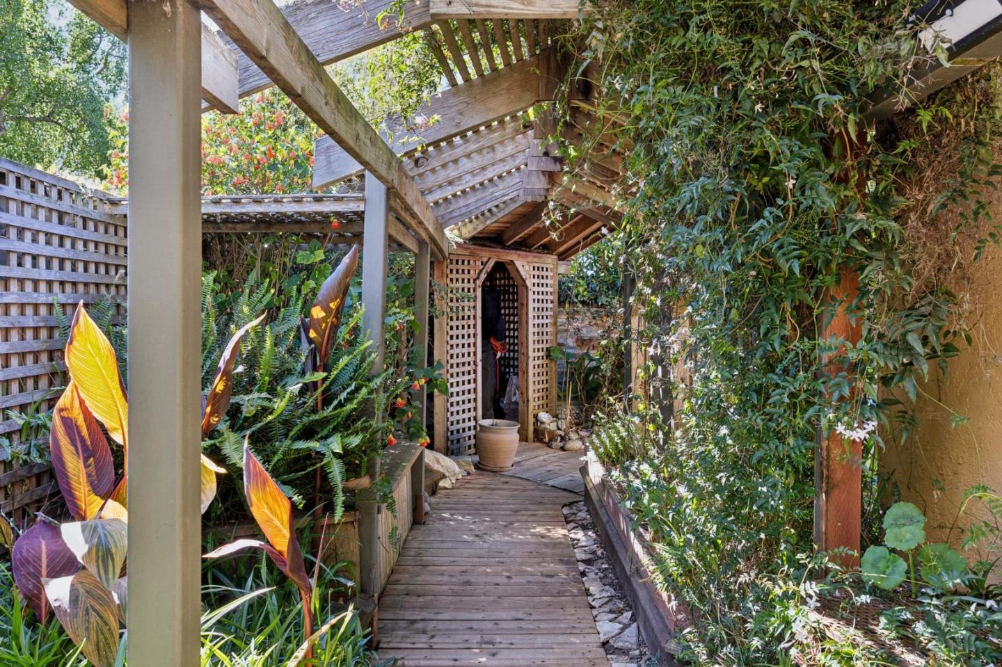 Detail Gallery Image 40 of 44 For 123 Presidio Ave, Half Moon Bay,  CA 94019 - 4 Beds | 3 Baths