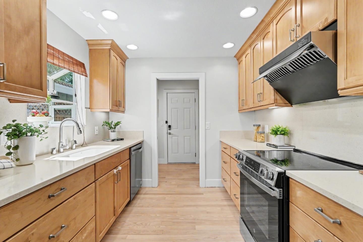 HENDERSON AVE, SUNNYVALE, CA 94086  Photo 18