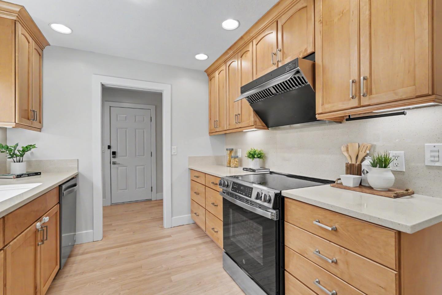 HENDERSON AVE, SUNNYVALE, CA 94086  Photo 20