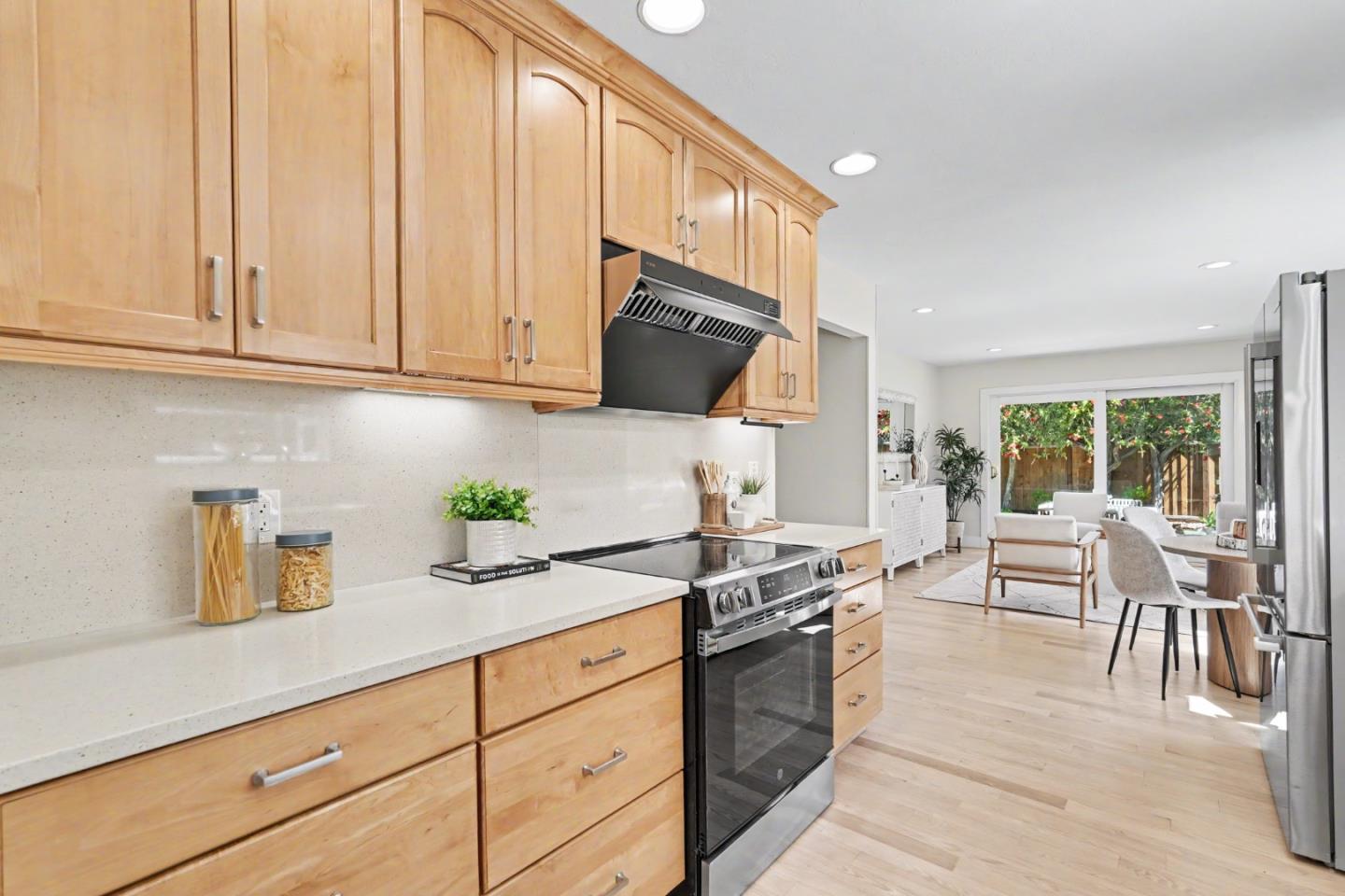 Detail Gallery Image 22 of 68 For Henderson Ave, Sunnyvale,  CA 94086 - 3 Beds | 2 Baths