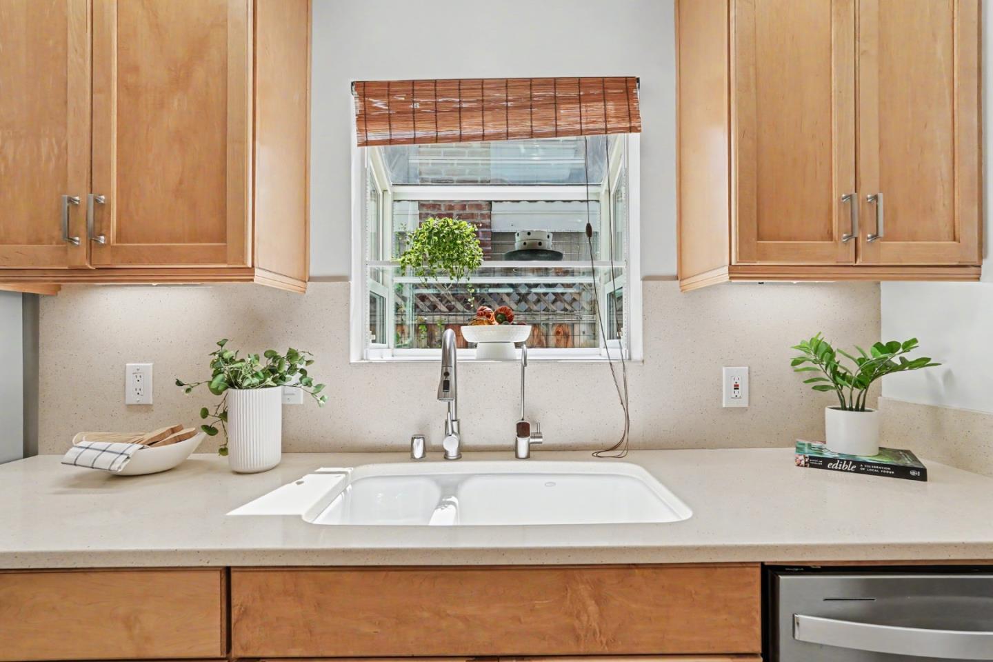 Detail Gallery Image 24 of 68 For Henderson Ave, Sunnyvale,  CA 94086 - 3 Beds | 2 Baths