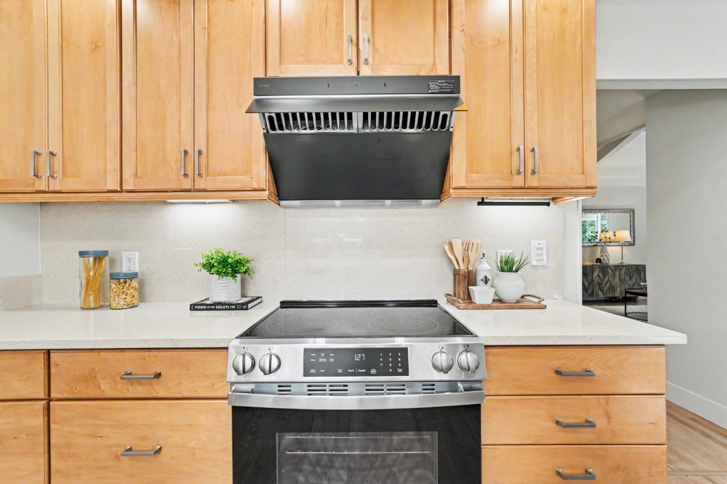 Detail Gallery Image 25 of 68 For Henderson Ave, Sunnyvale,  CA 94086 - 3 Beds | 2 Baths