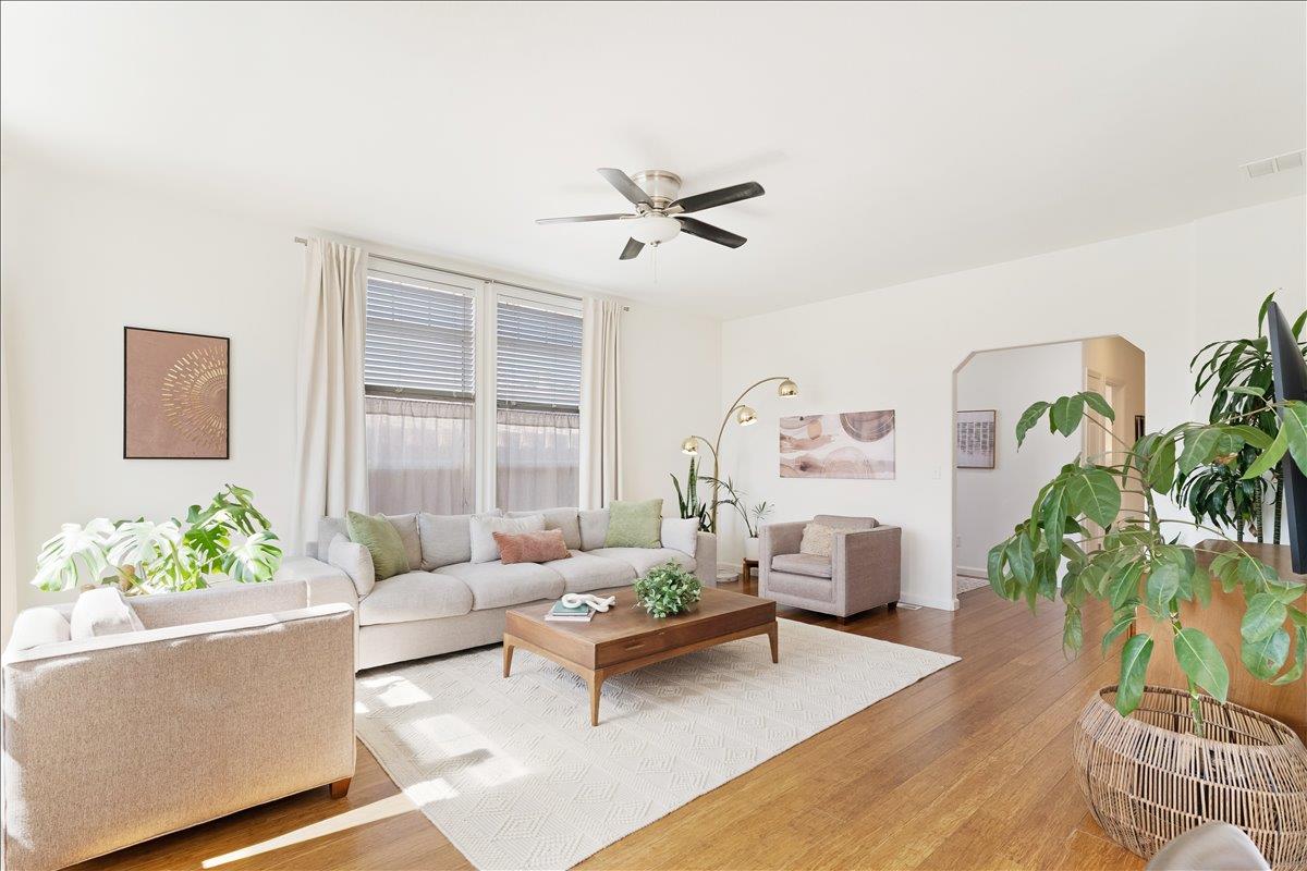 Detail Gallery Image 10 of 56 For 1190 7th Ave #3,  Santa Cruz,  CA 95062 - 3 Beds | 2 Baths