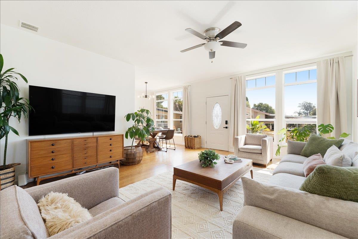 Detail Gallery Image 12 of 56 For 1190 7th Ave #3,  Santa Cruz,  CA 95062 - 3 Beds | 2 Baths