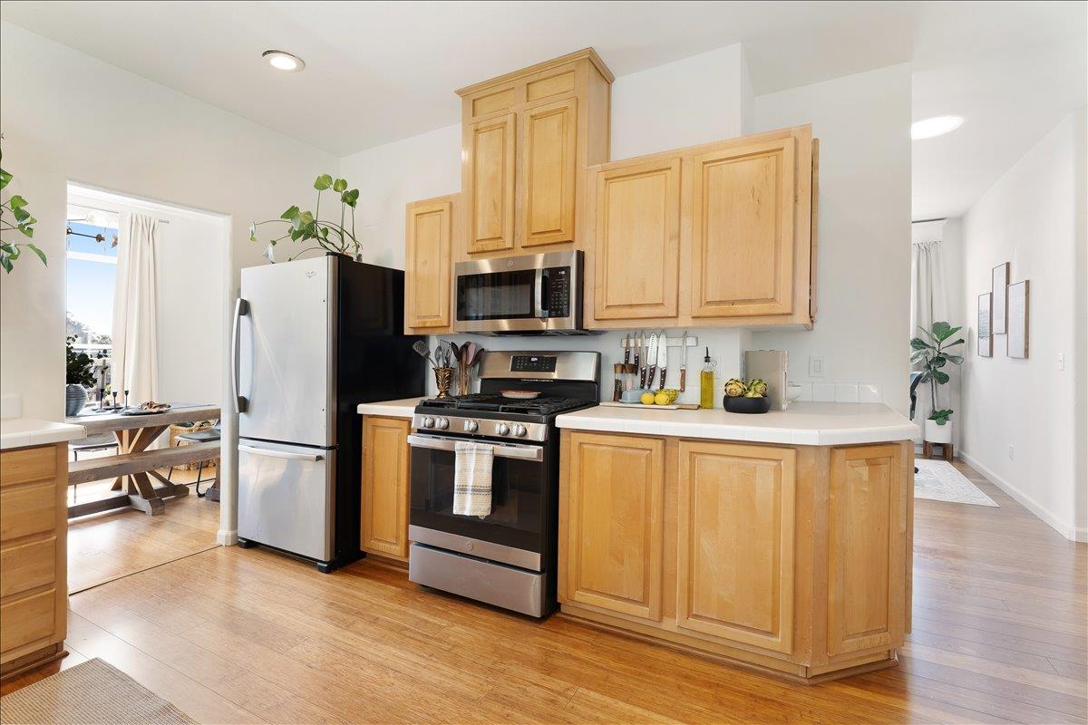 Detail Gallery Image 18 of 56 For 1190 7th Ave #3,  Santa Cruz,  CA 95062 - 3 Beds | 2 Baths