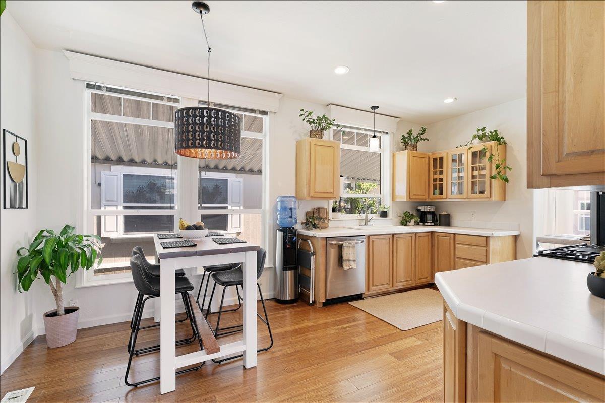 Detail Gallery Image 21 of 56 For 1190 7th Ave #3,  Santa Cruz,  CA 95062 - 3 Beds | 2 Baths