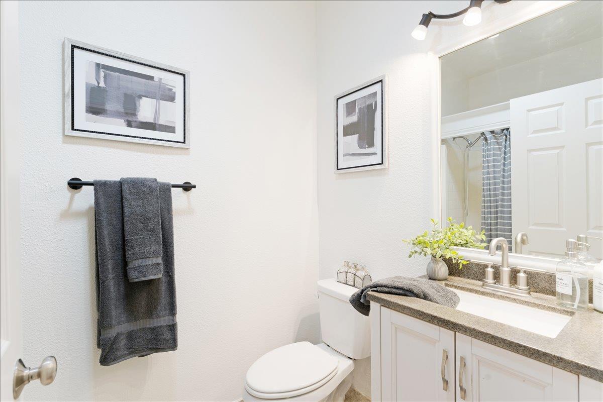 Detail Gallery Image 26 of 56 For 1190 7th Ave #3,  Santa Cruz,  CA 95062 - 3 Beds | 2 Baths