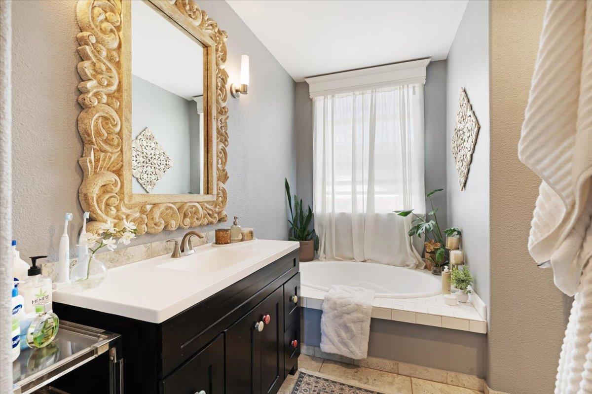 Detail Gallery Image 34 of 56 For 1190 7th Ave #3,  Santa Cruz,  CA 95062 - 3 Beds | 2 Baths