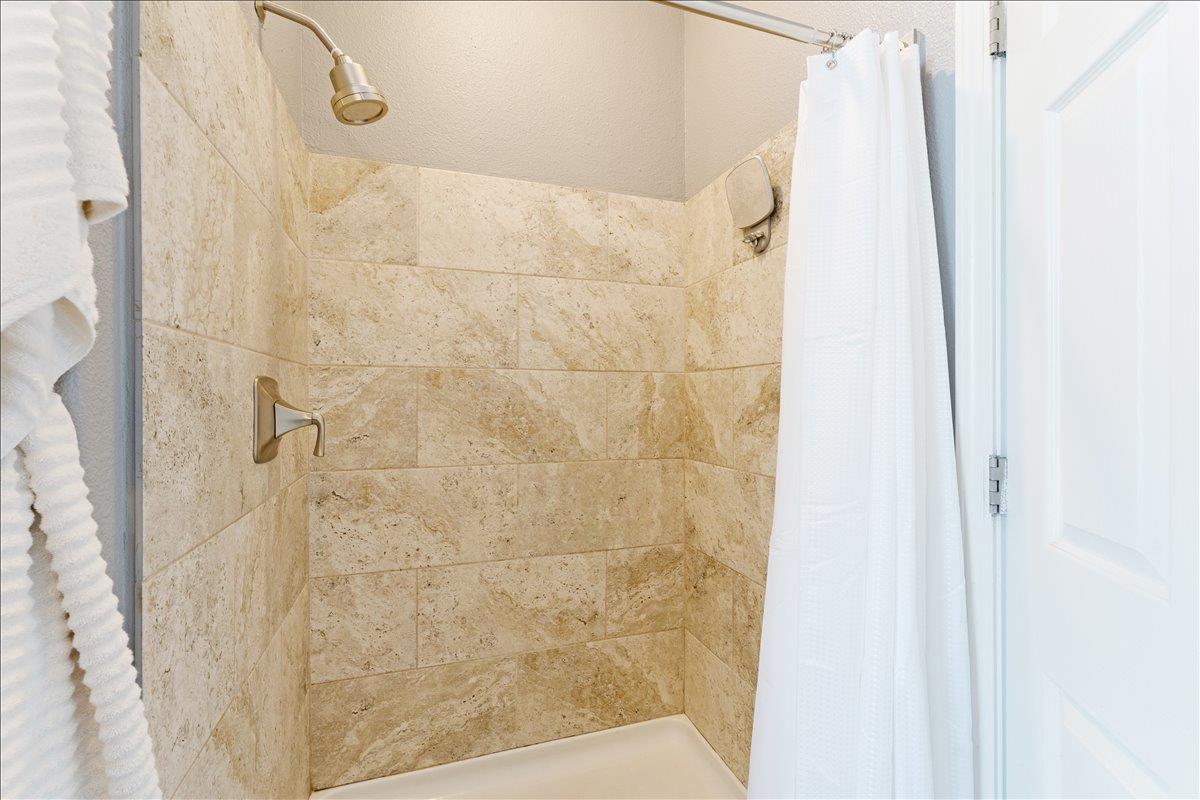 Detail Gallery Image 35 of 56 For 1190 7th Ave #3,  Santa Cruz,  CA 95062 - 3 Beds | 2 Baths