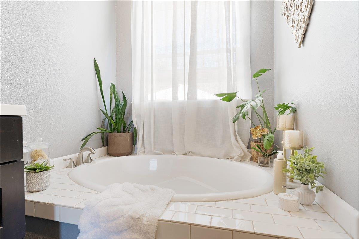 Detail Gallery Image 37 of 56 For 1190 7th Ave #3,  Santa Cruz,  CA 95062 - 3 Beds | 2 Baths