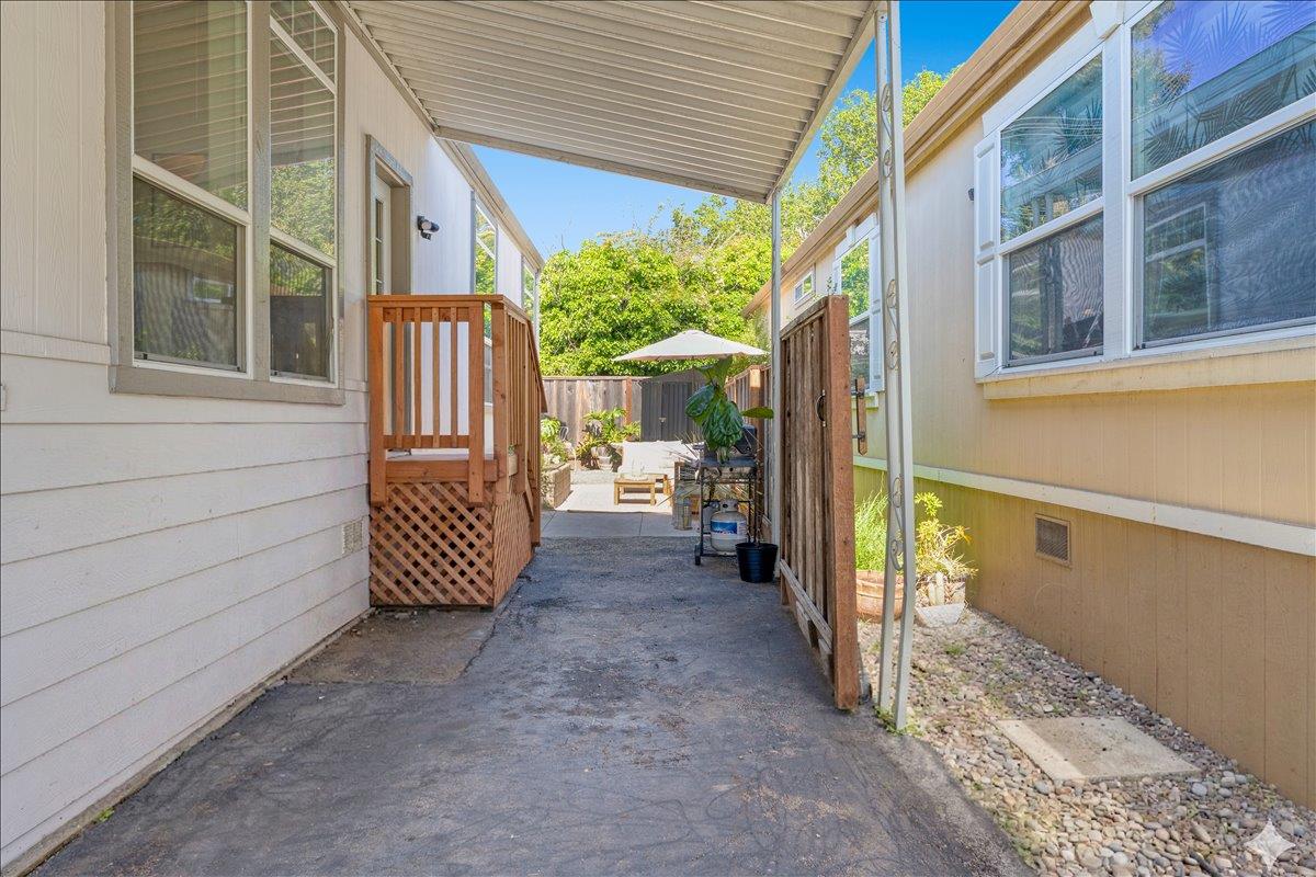 Detail Gallery Image 38 of 56 For 1190 7th Ave #3,  Santa Cruz,  CA 95062 - 3 Beds | 2 Baths