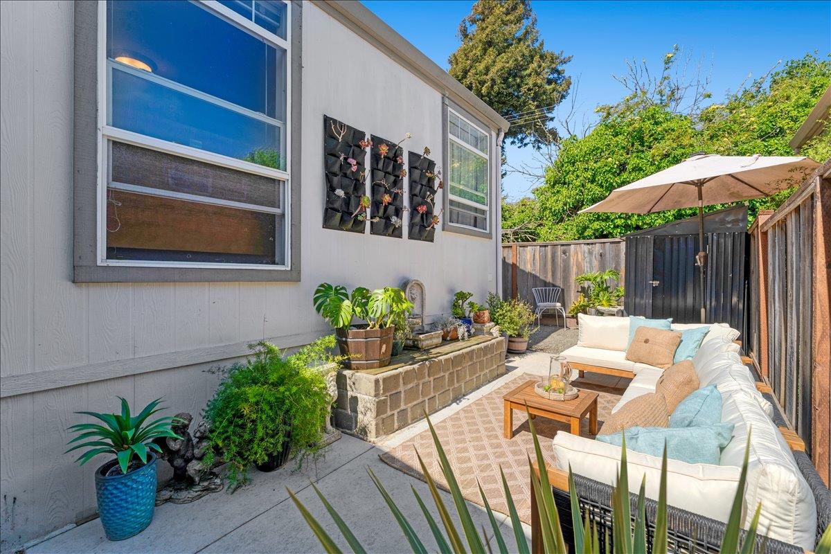 Detail Gallery Image 40 of 56 For 1190 7th Ave #3,  Santa Cruz,  CA 95062 - 3 Beds | 2 Baths
