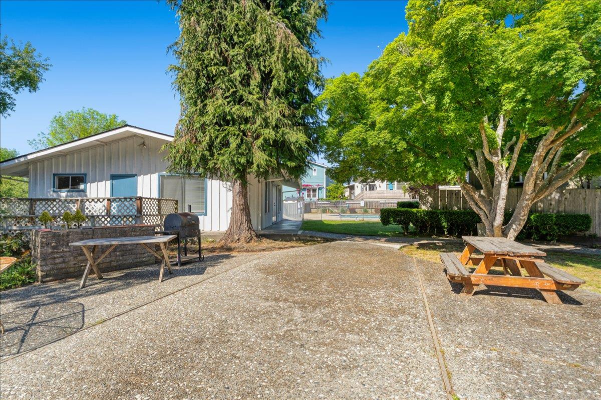 Detail Gallery Image 42 of 56 For 1190 7th Ave #3,  Santa Cruz,  CA 95062 - 3 Beds | 2 Baths