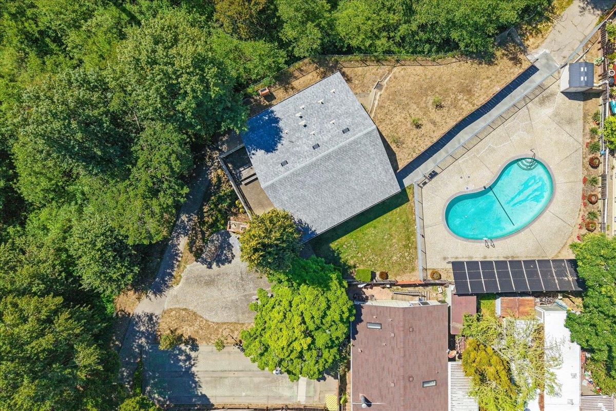 Detail Gallery Image 45 of 56 For 1190 7th Ave #3,  Santa Cruz,  CA 95062 - 3 Beds | 2 Baths