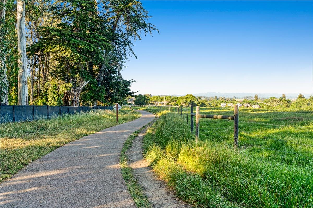 Detail Gallery Image 55 of 56 For 1190 7th Ave #3,  Santa Cruz,  CA 95062 - 3 Beds | 2 Baths
