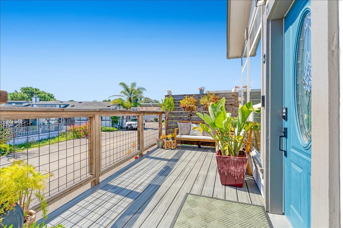 Detail Gallery Image 7 of 56 For 1190 7th Ave #3,  Santa Cruz,  CA 95062 - 3 Beds | 2 Baths