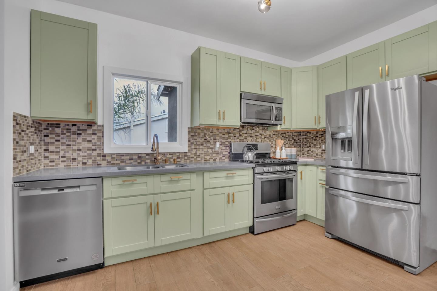 Detail Gallery Image 12 of 24 For 4618 Walnut St, Oakland,  CA 94619 - 3 Beds | 2 Baths