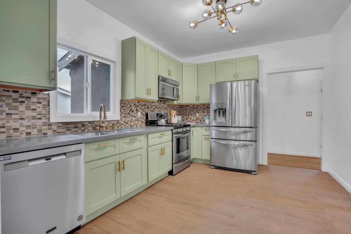 Detail Gallery Image 13 of 24 For 4618 Walnut St, Oakland,  CA 94619 - 3 Beds | 2 Baths