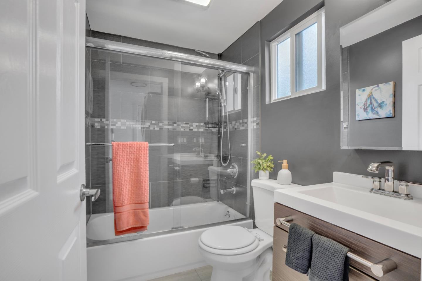 Detail Gallery Image 14 of 24 For 4618 Walnut St, Oakland,  CA 94619 - 3 Beds | 2 Baths