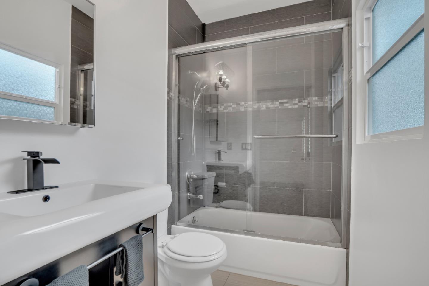 Detail Gallery Image 17 of 24 For 4618 Walnut St, Oakland,  CA 94619 - 3 Beds | 2 Baths