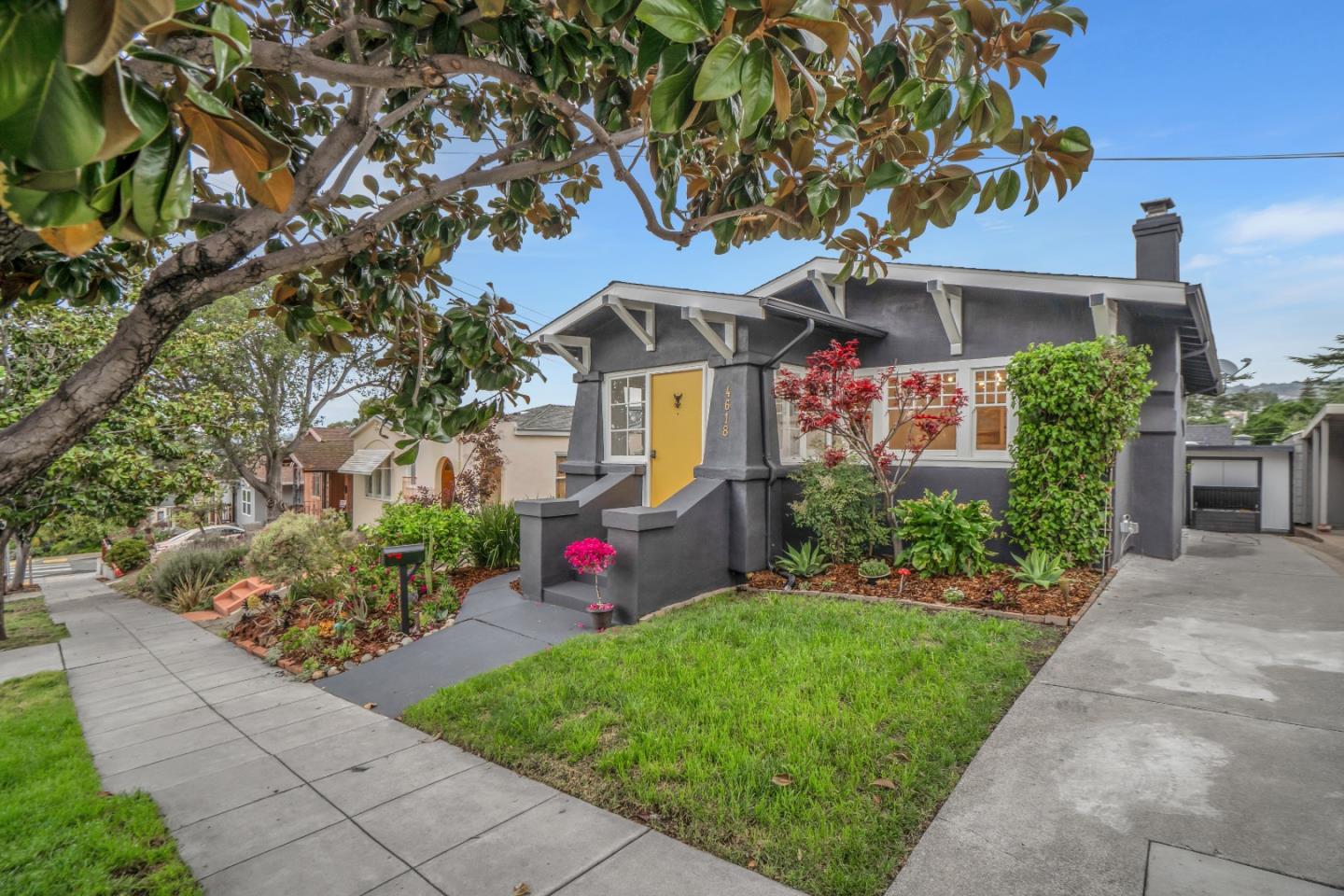 Detail Gallery Image 2 of 24 For 4618 Walnut St, Oakland,  CA 94619 - 3 Beds | 2 Baths