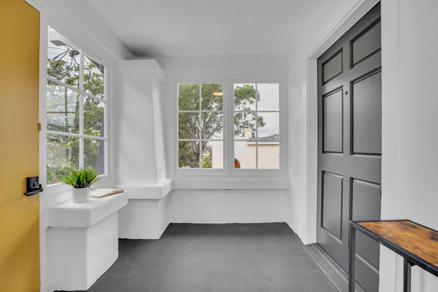Detail Gallery Image 5 of 24 For 4618 Walnut St, Oakland,  CA 94619 - 3 Beds | 2 Baths