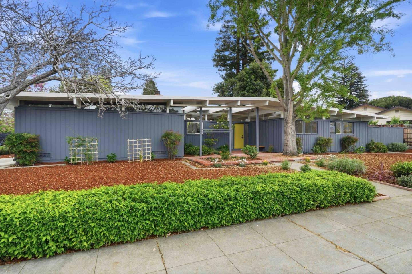 Detail Gallery Image 2 of 26 For 226 Ely Pl, Palo Alto,  CA 94306 - 3 Beds | 2 Baths