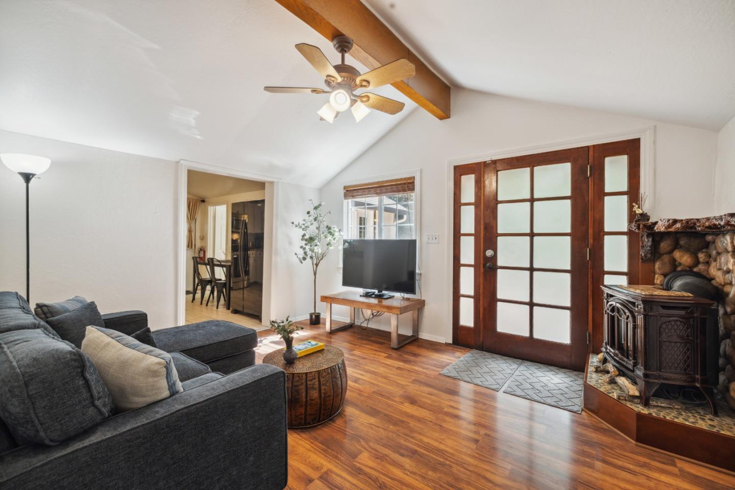 Detail Gallery Image 2 of 36 For 15300 Highway 9, Boulder Creek,  CA 95006 - 3 Beds | 1 Baths